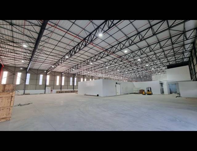 2,406M² WAREHOUSE TO LET IN POMONA